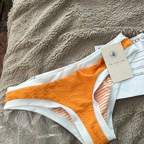 Body Glove New with Tags bikini Bottom - Picture 2 of 6